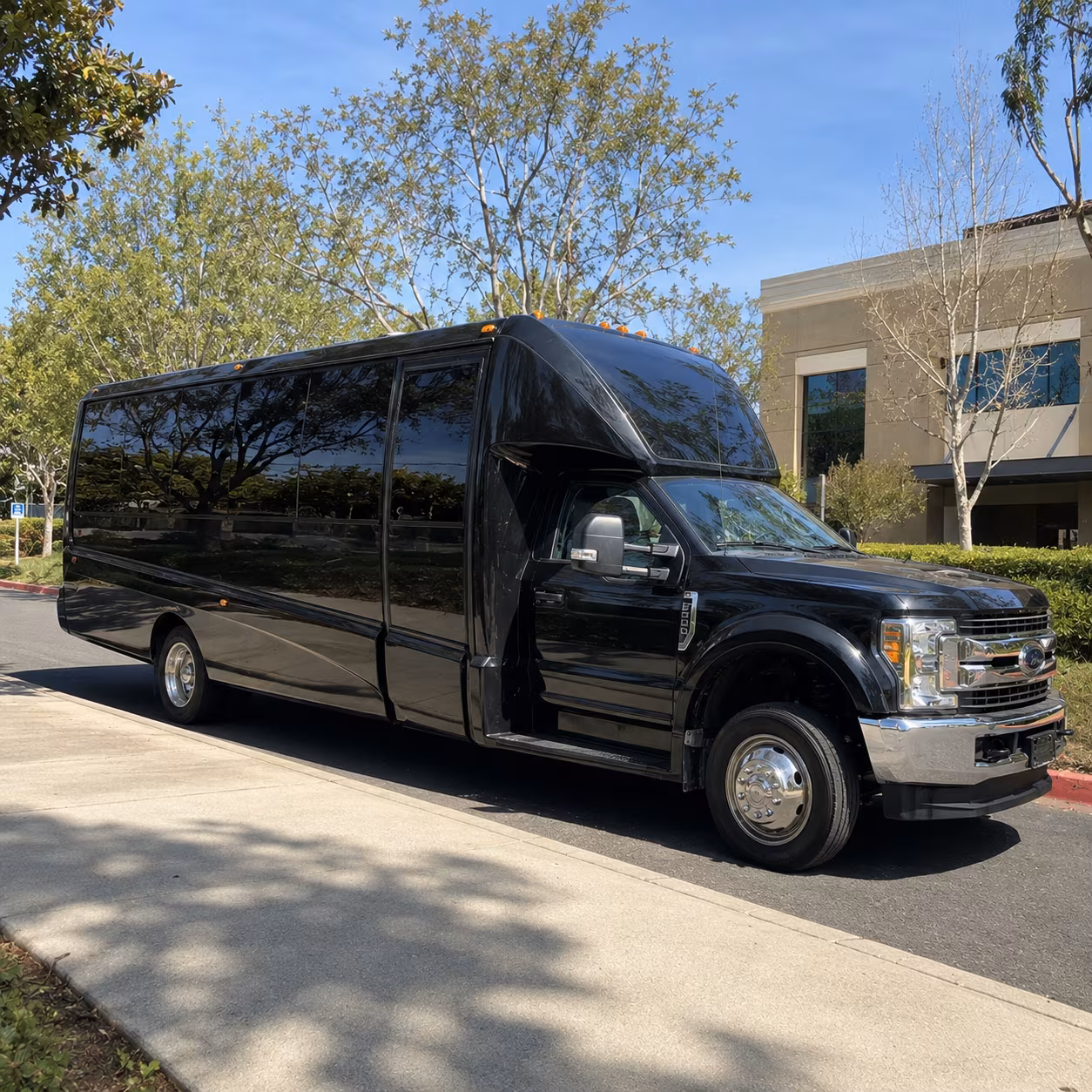 bus rentals for trade shows and corporate groups at houston area venues