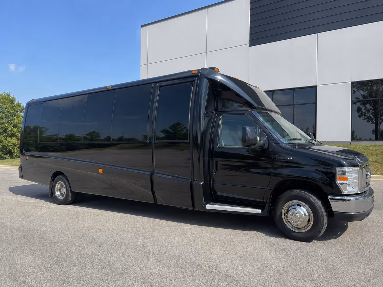bus transportation to houston area amphitheaters and arenas
