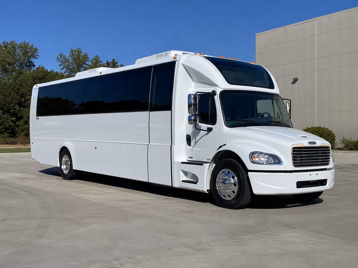 conroe 28 passenger party bus