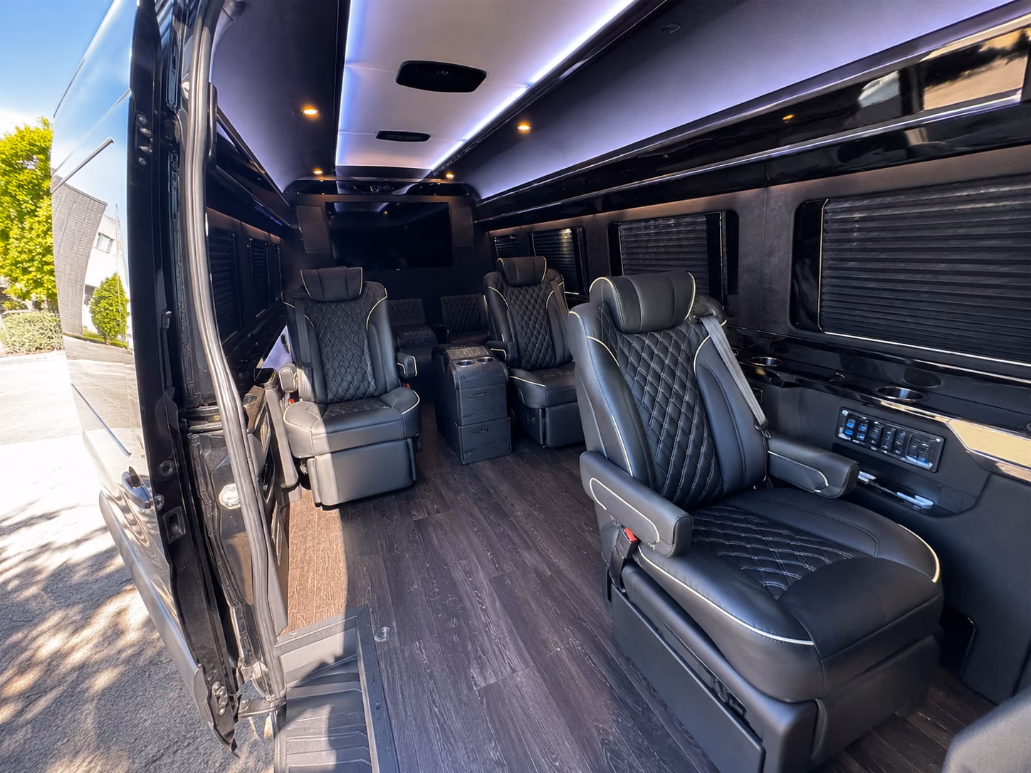 find and book transportation for your next airport transfer 5