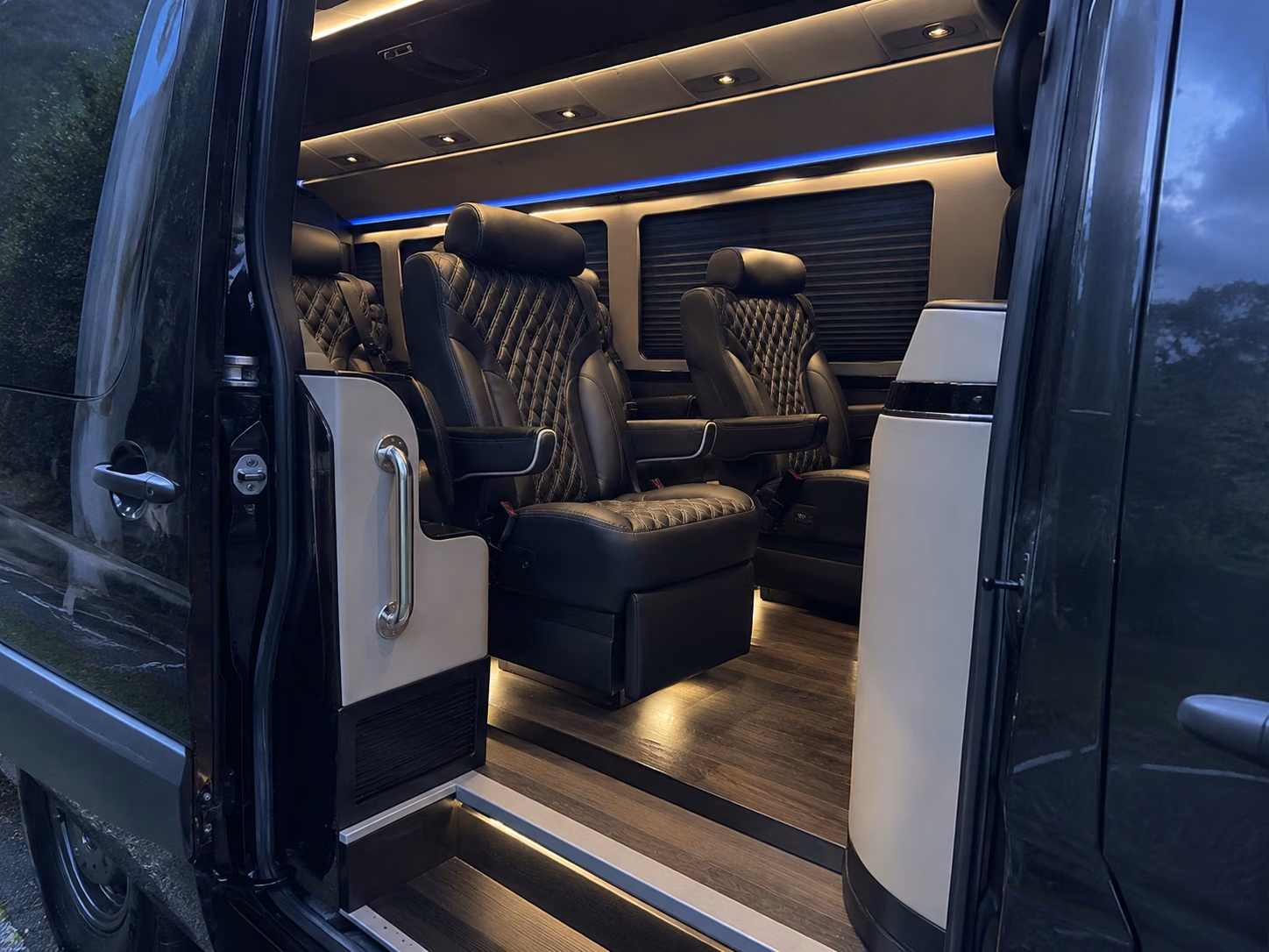 find and book transportation for your next bachelor or bachelorette party 3