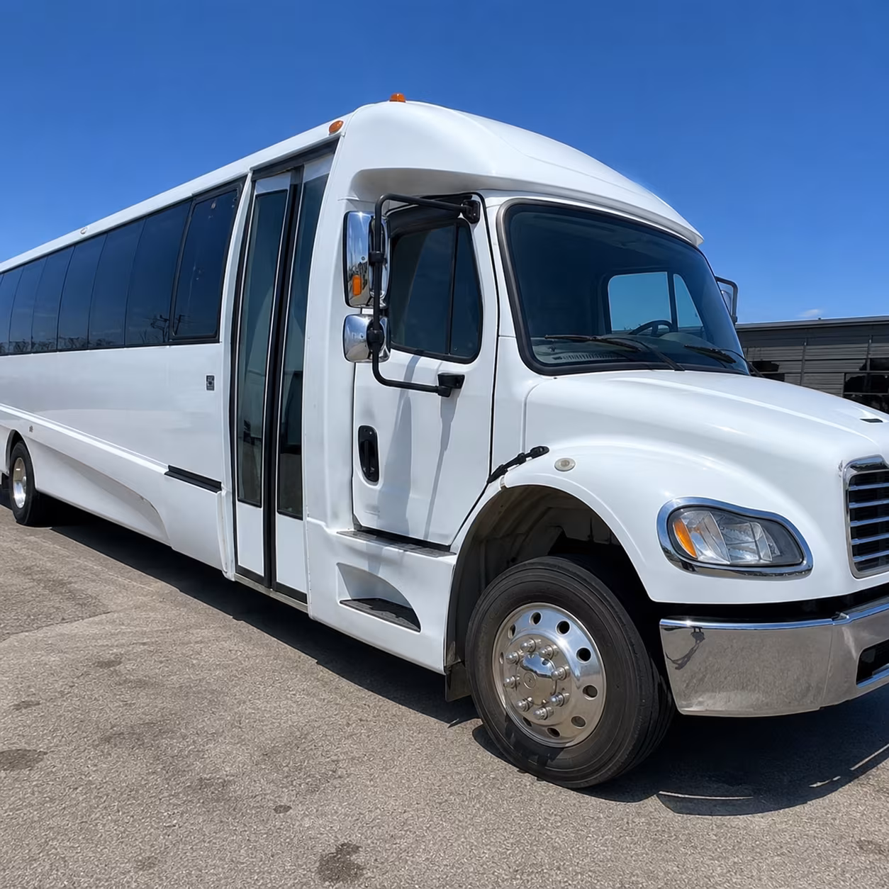minibuses and sprinter vans for executive transportation in conroe