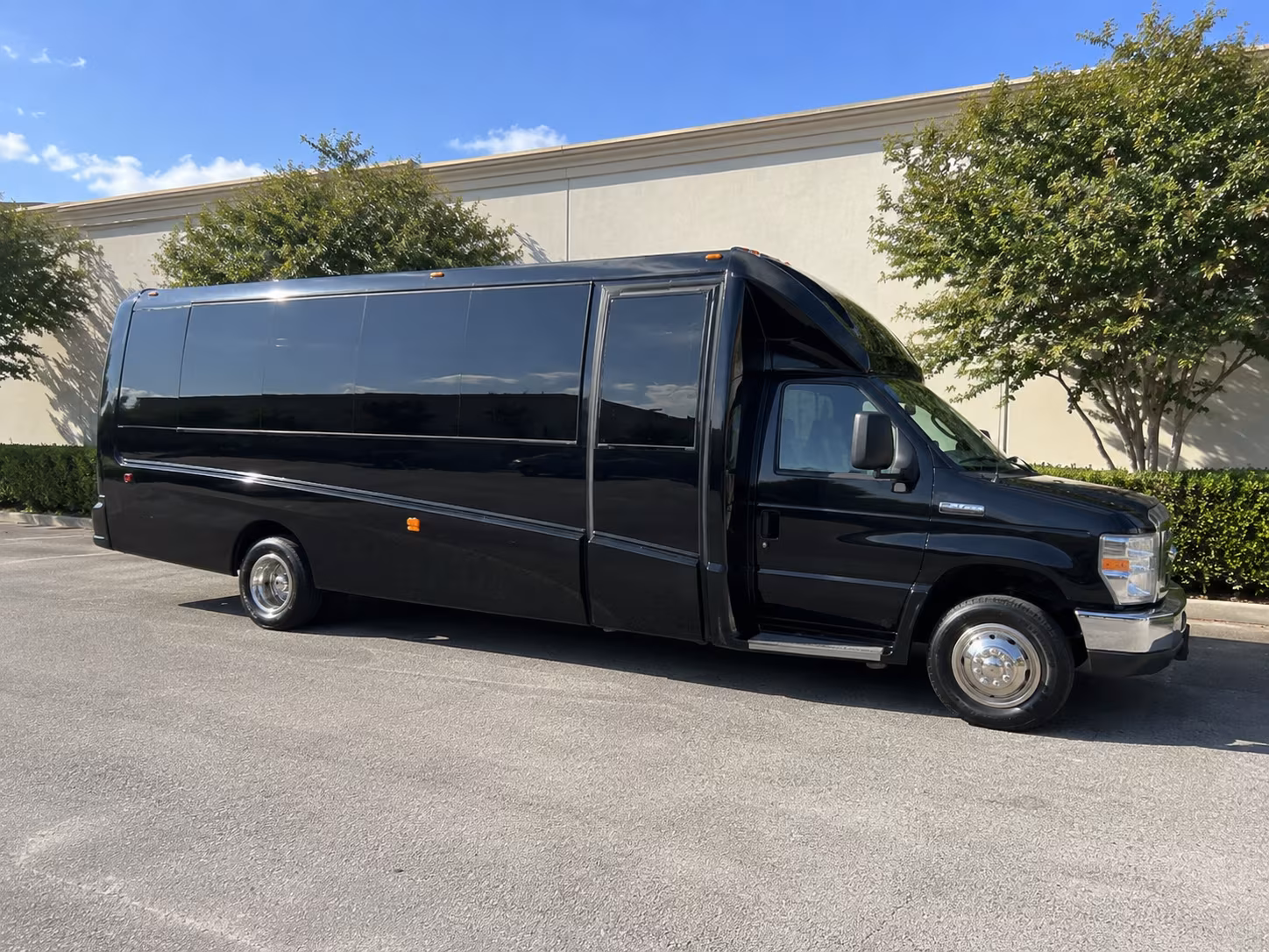 party buses to houston s toyota center and nrg stadium concerts