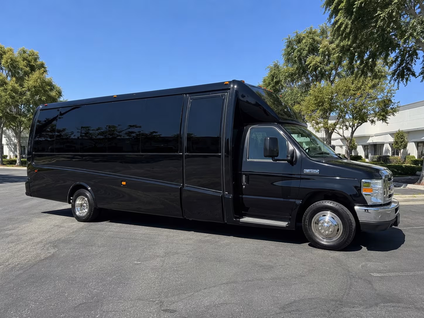 pub crawl and night out party buses across conroe